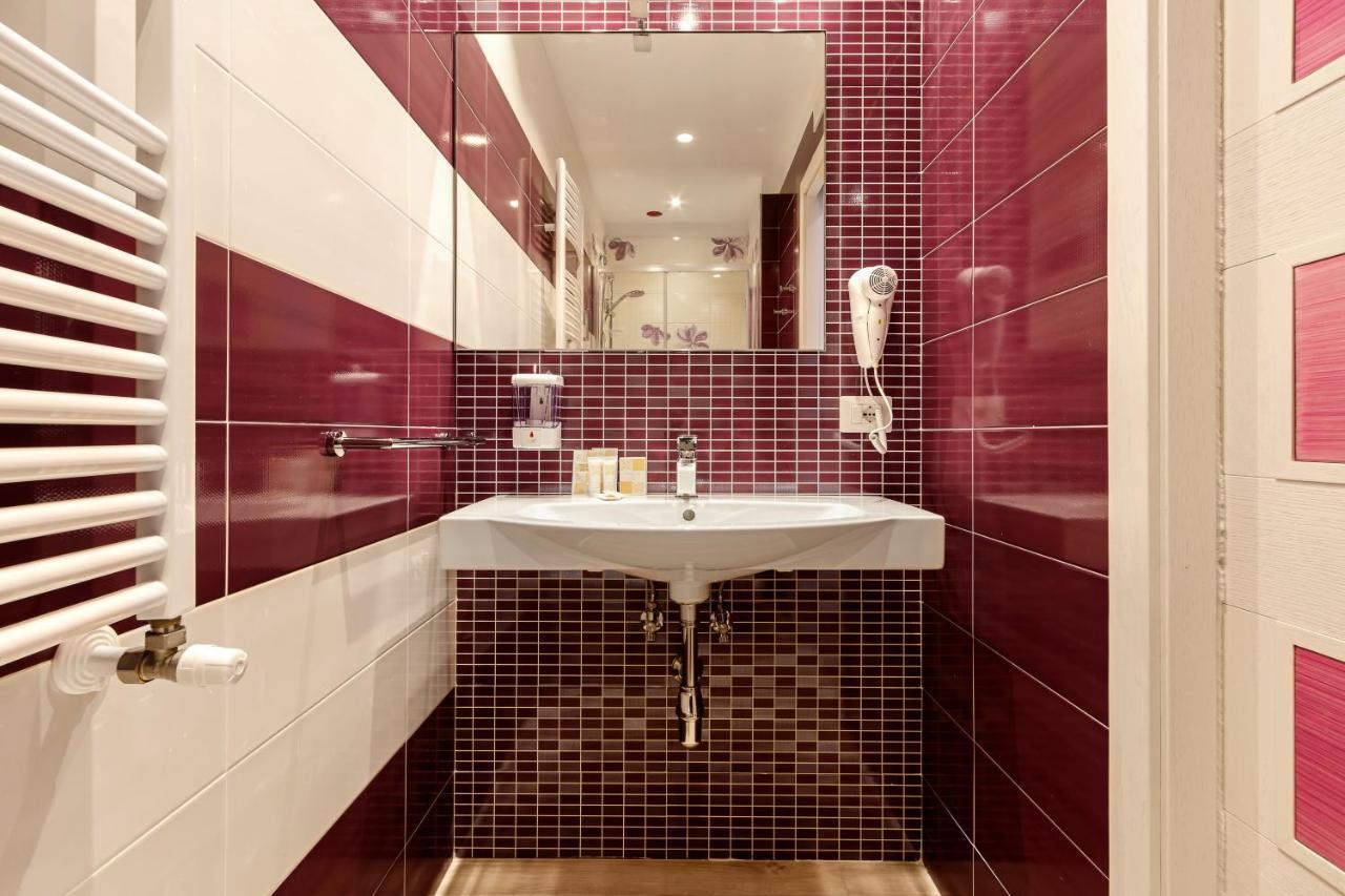 Tiffany Suites Sorrento Exterior photo